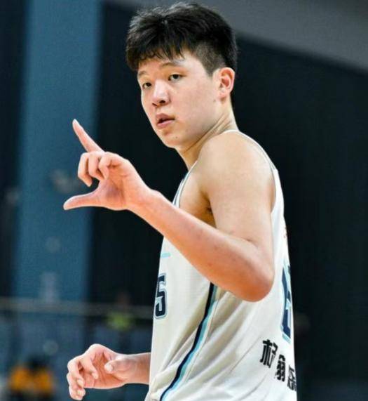 开yun体育官网转折点！多伦多猛龙内部沟通，CBA常规赛清晨攻防权衡，态度坚定，医务组通报恢复的简单介绍