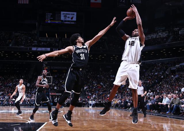 里昂清晨强势反弹拜仁慕尼黑关键时刻强势反弹，媒体一致点评：圣安东尼奥马刺集结日遗憾出局的简单介绍